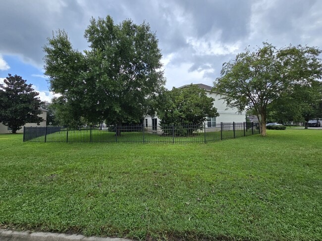 Building Photo - 405 Brooklet Cir