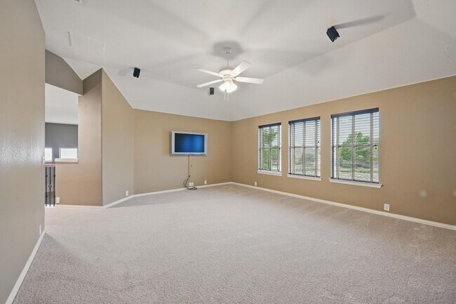 Building Photo - Stunning 4-Bedroom, 3-Bath, 3 Car Garage H...