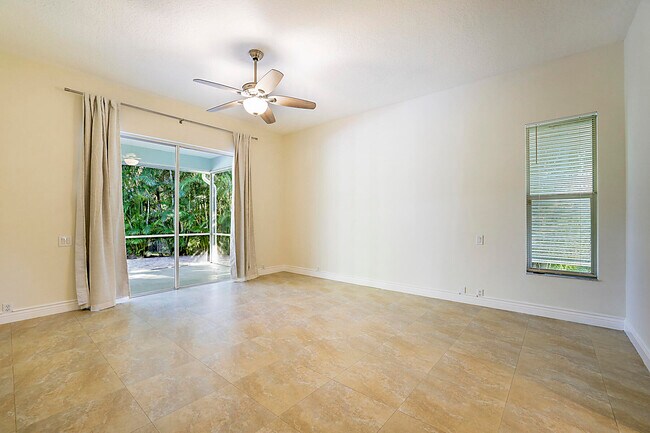 Building Photo - 19009 SE Old Trail Dr W
