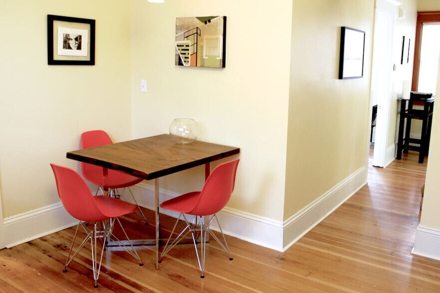 Building Photo - 1523 SE Ankeny St