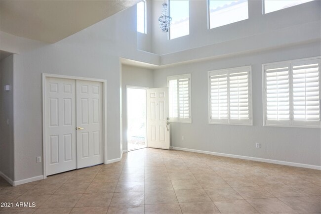 Building Photo - 1319 E Cathedral Rock Dr