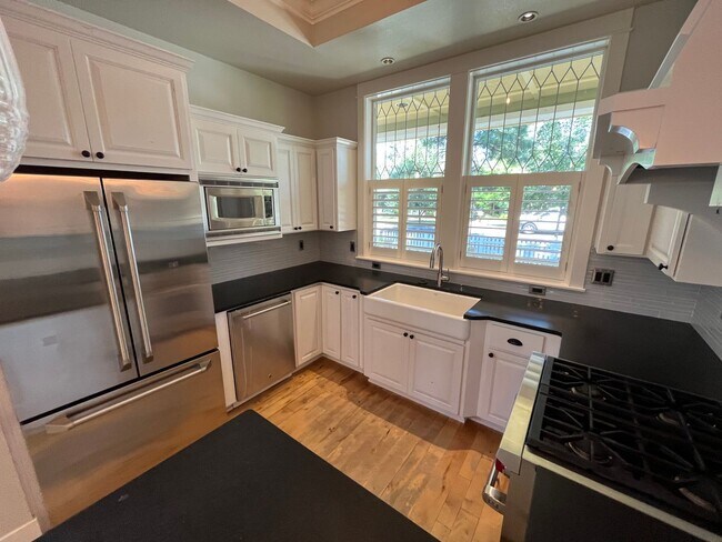 Building Photo - 3 Bed/2.5 Bath In The Heart of NW Crossing - Sacagawea