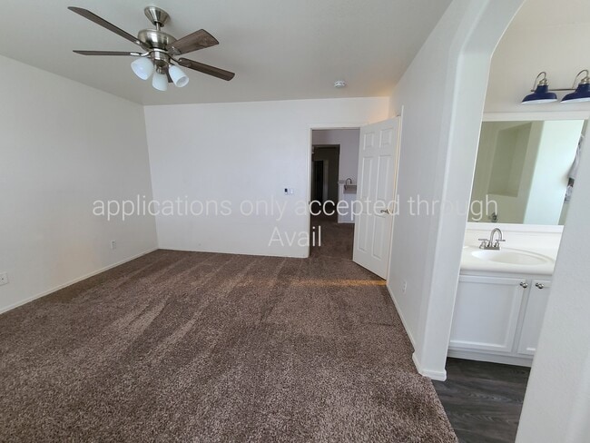 Building Photo - 8680 S Desert Dove Dr