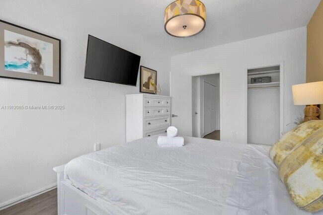 Building Photo - 301 86th St