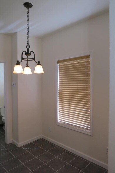 Building Photo - 1117 Umber Dr