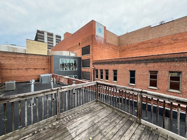 Building Photo - 301 Market St SE