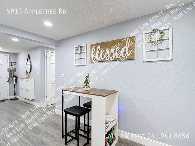 Building Photo - 5913 Appletree Rd