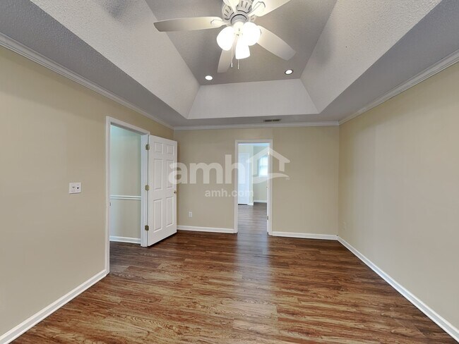 Building Photo - 1728 Victoria Way NW