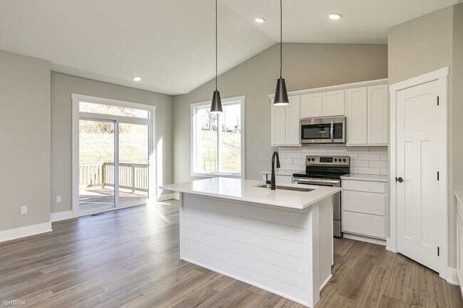 Building Photo - 3 br, 2.5 bath House - 529 Meadows Ct