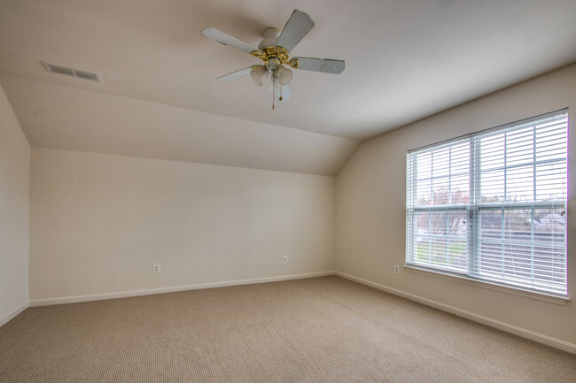 Building Photo - 30 Wanoma Cir