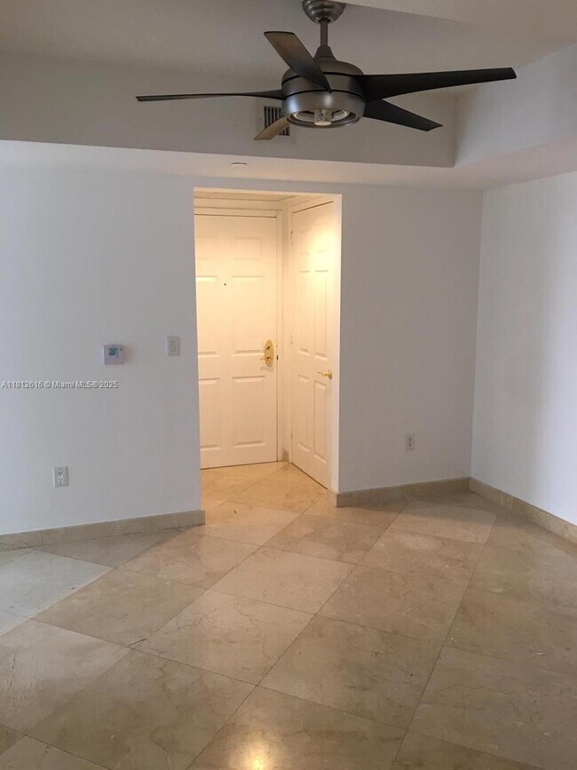 Building Photo - 18671 Collins Ave