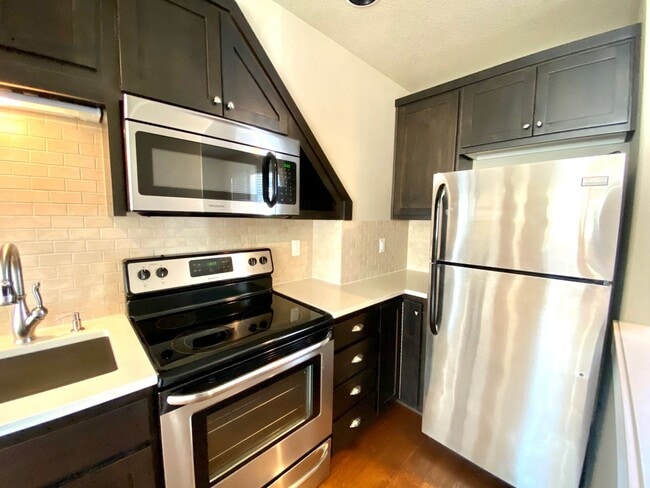Building Photo - University Park One Bedroom