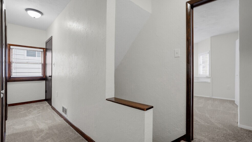 Building Photo - 19 Arnold St