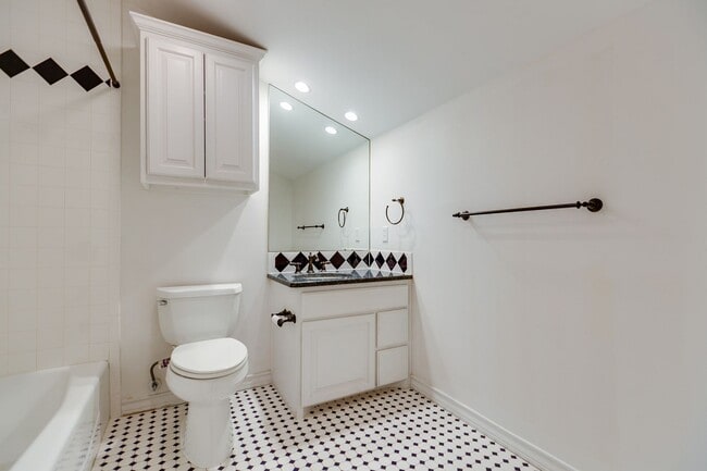 Building Photo - COMING APRIL 2026!!! Stunning Country Club Townhome!!