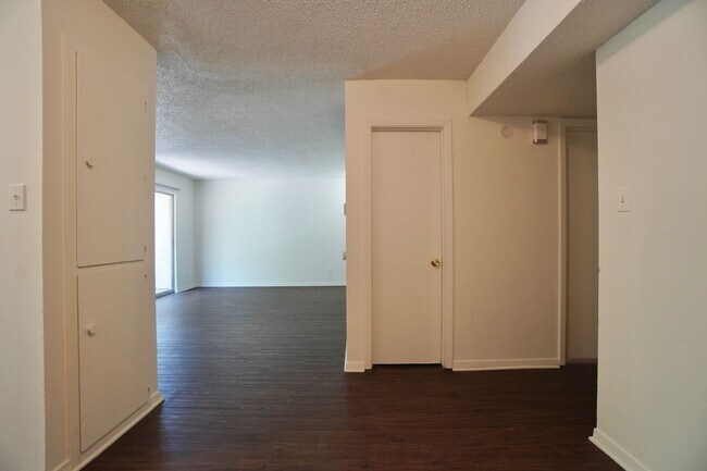 Building Photo - 2906 Sweeney Ln