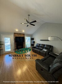 Building Photo - Coffee Bluff Charm