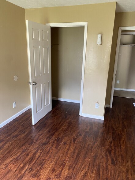 Building Photo - 5741 Aftonshire Dr