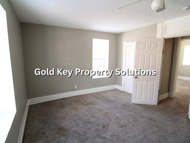 Building Photo - 1221-1223 W 14th St