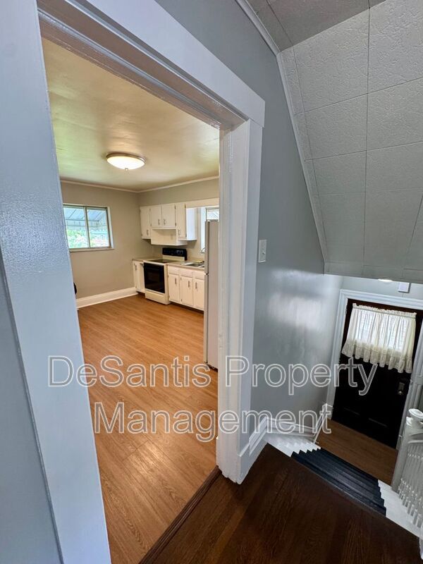 Building Photo - 227 5th Ave