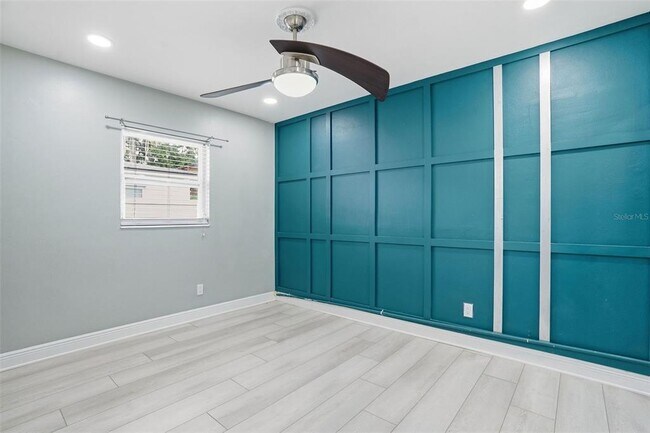 Building Photo - 2121 Park St N