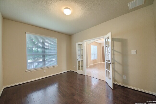 Building Photo - NOW OFFERING 50% OFF 1ST MONTH'S RENT!