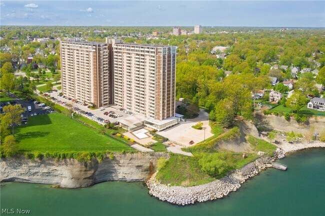 Building Photo - 12900 Lake Ave