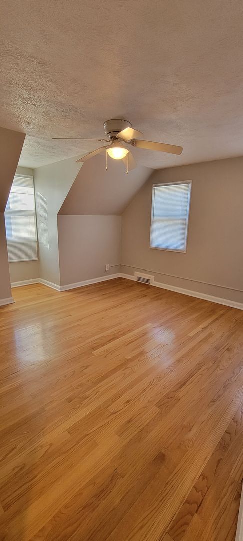 Building Photo - Dundee 4 bed 2 bath 3 car garage