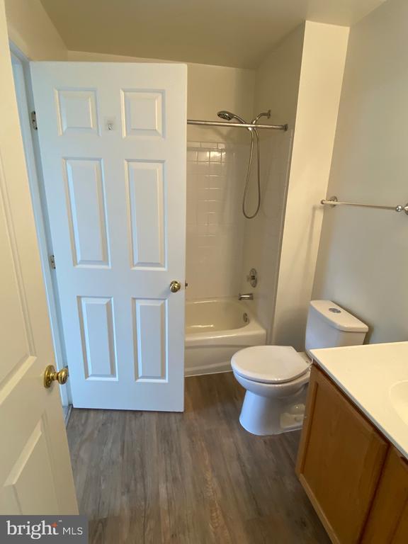 Building Photo - 2560 Belcroft Pl