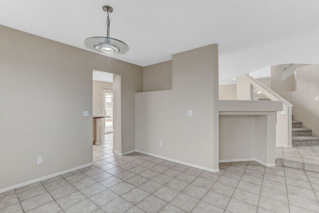 Building Photo - 2 Story 4 bedrooms 2.5 Bathrooms 2 car garage.