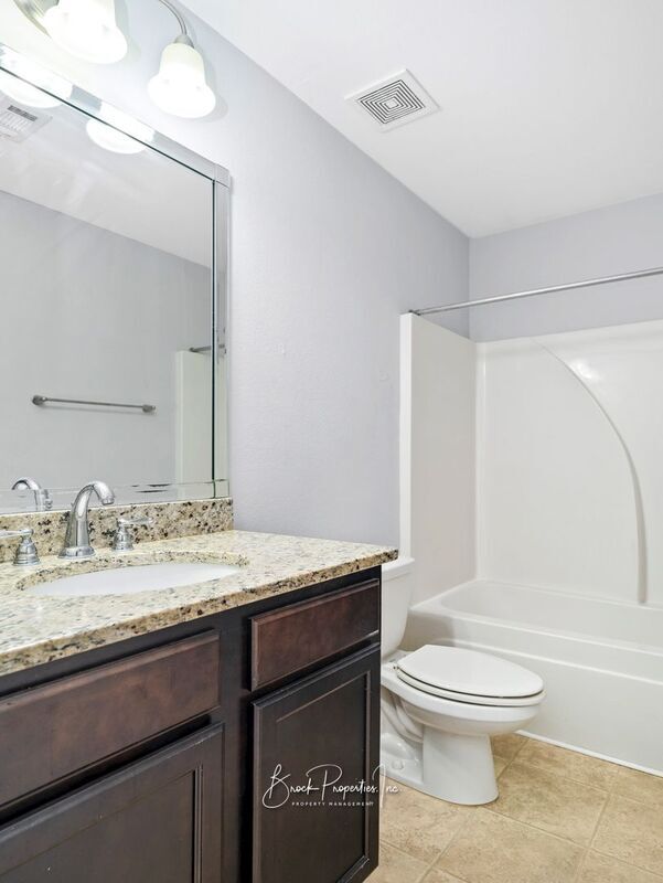 Building Photo - 6130 Autumn Pines Cir