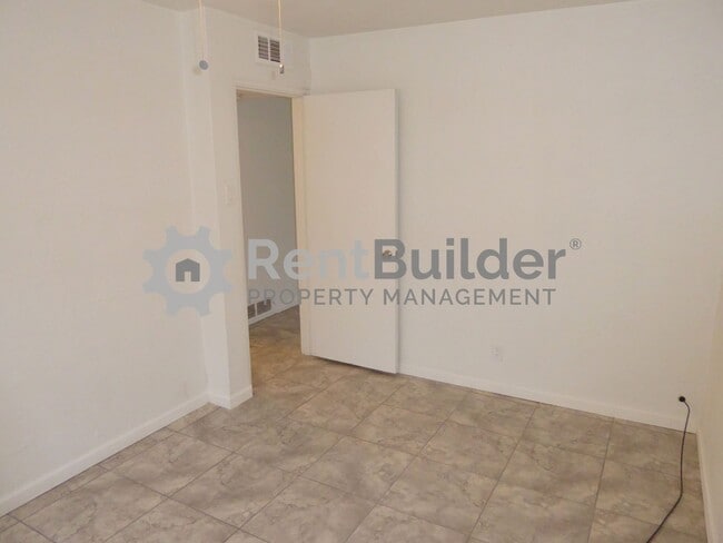 Building Photo - 3426 Smith Ave SE