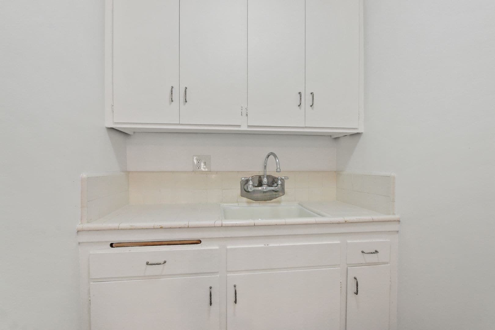 Building Photo - 10910 Santa Monica Blvd