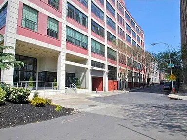 Building Photo - 2429 Locust St