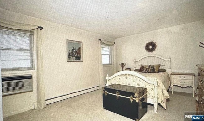 Building Photo - 15 Cottage St