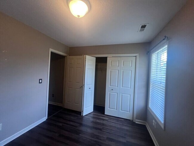 Building Photo - 3BR/2Bath/1 Garage/Fenced! Quail Woods community in the poplar Gorden Rd, North Wilmington area