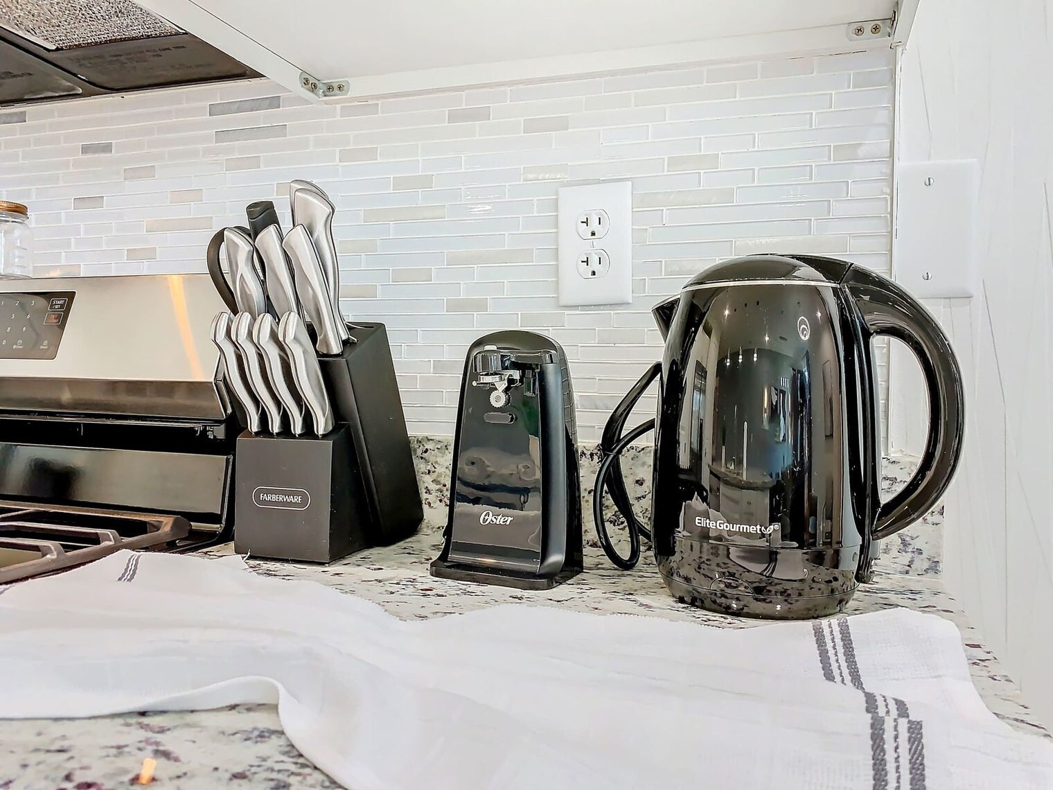 Building Photo - 7516 Sunflower Dr