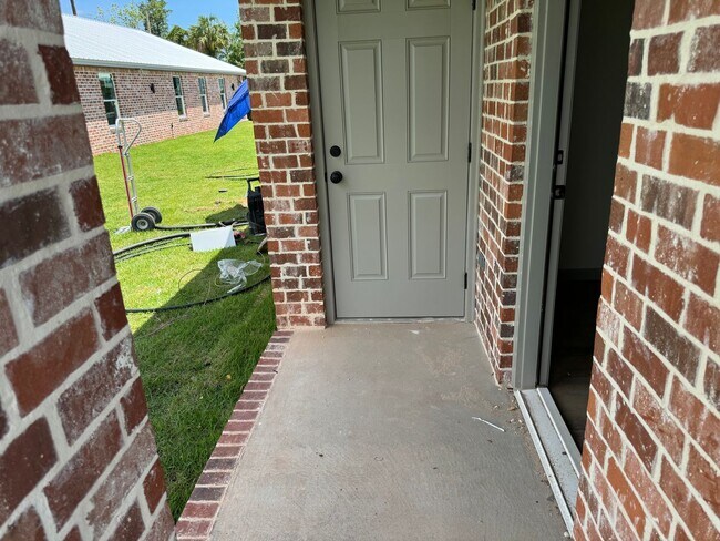 Building Photo - NEWLY CONSTRUCTED - Single-Family House for Rent