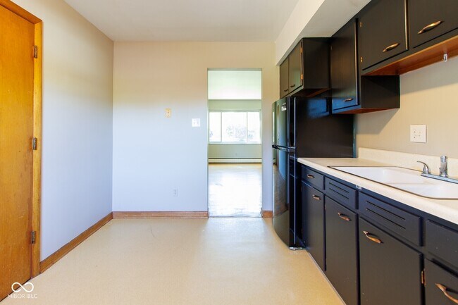 Building Photo - 5918 Devington Rd