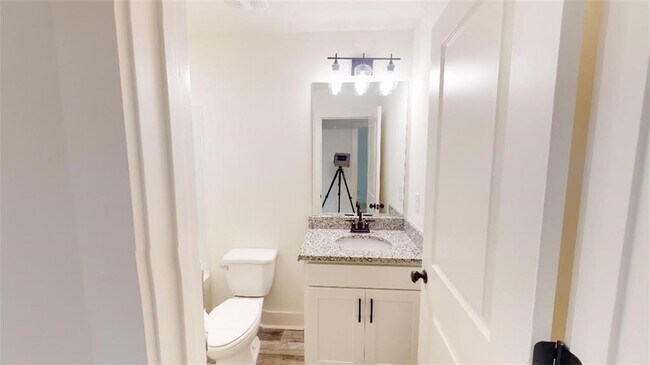 Building Photo - 5873 Greystone Dr