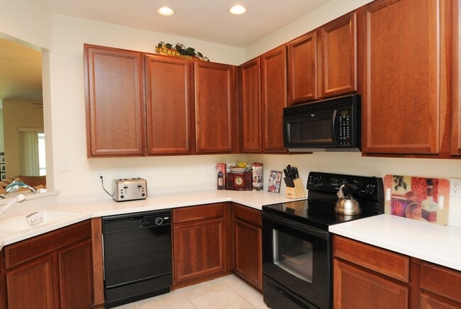 Building Photo - 3499 Parkridge Cir