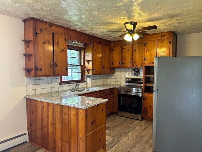 Building Photo - Lovely Single-Family Home