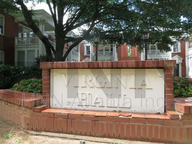 Building Photo - 872 Briarcliff Rd