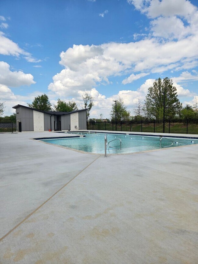 Building Photo - Welcome to Parkside of Lowell