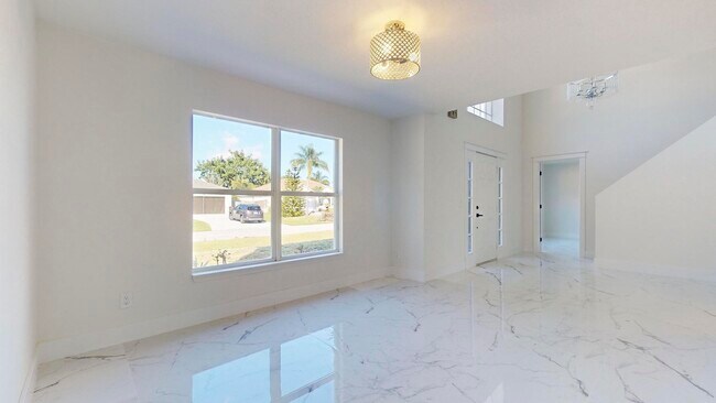 Building Photo - 2056 SW Grant Ave