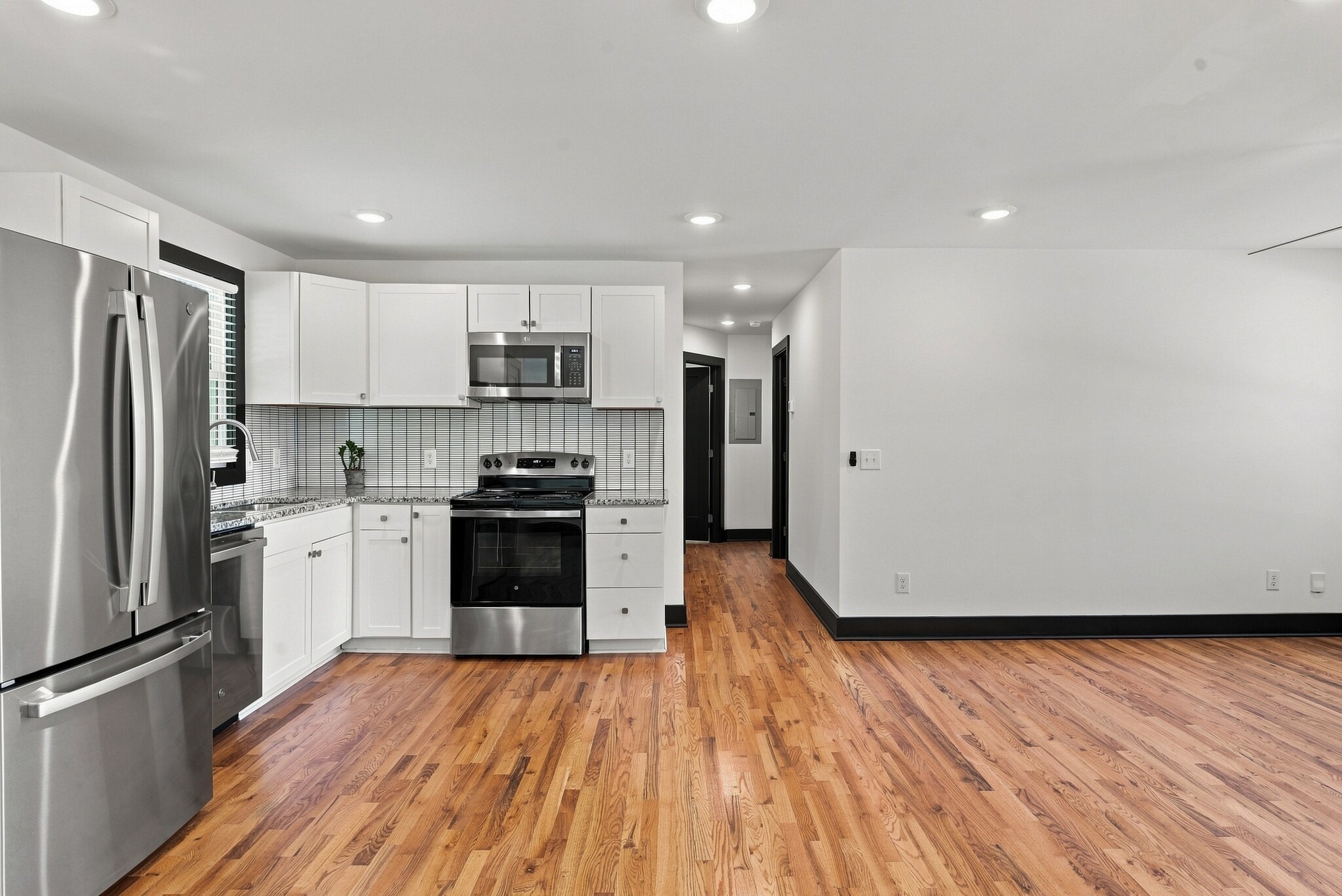 Building Photo - 625 Maclaurin Ct