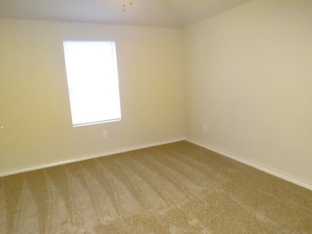 Building Photo - 7042 Lakeview Dr.