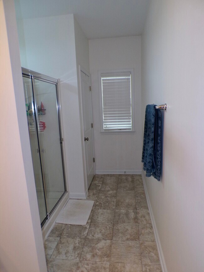 Building Photo - 114 Eldon Dr