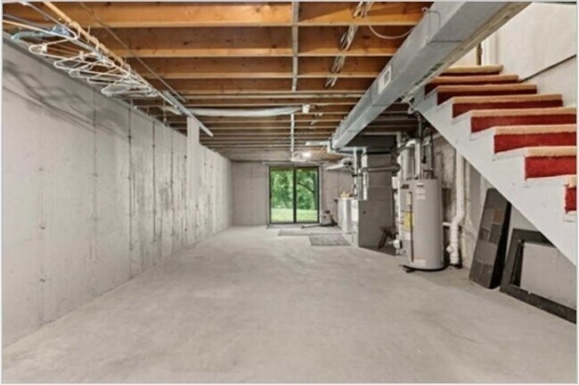 Building Photo - 269 Farrwood Dr
