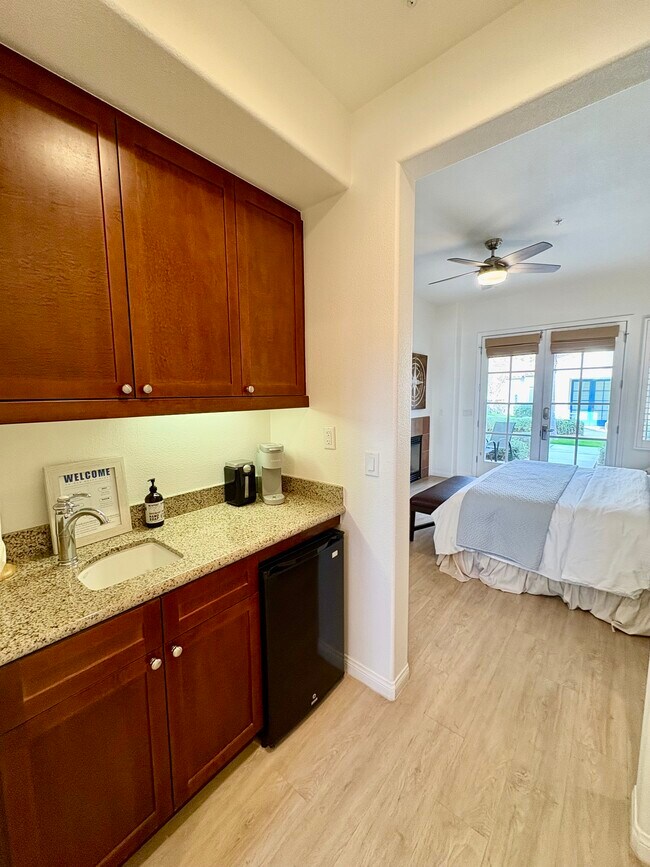 Building Photo - 77777 Tradition Dr