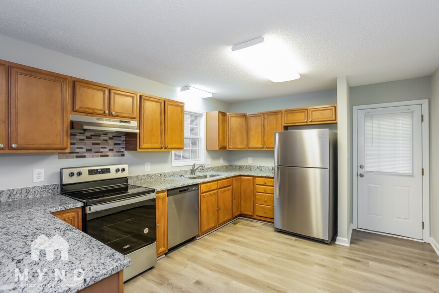 Building Photo - 312 Chinaberry Dr